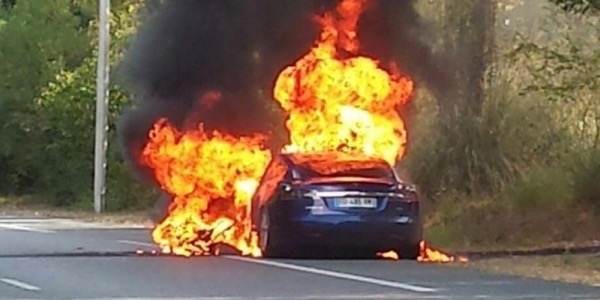 Tesla p90 d in flames 800x400
