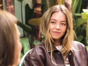 11725_SydneySweeney 960x720.